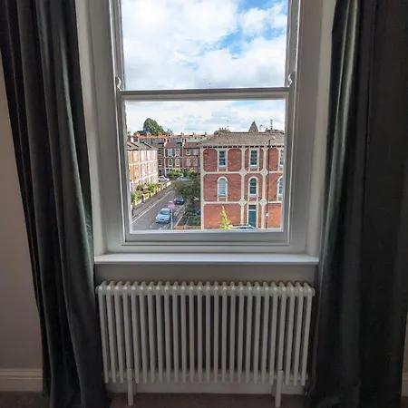 Apartment Clifton In Prime Location & Parking